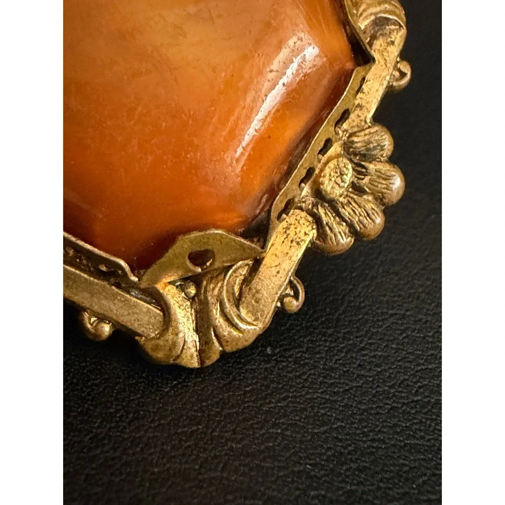 Antique Art Nouveau Brooch Gold Tone Fall